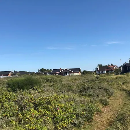 Frithger Holiday home Lakolk