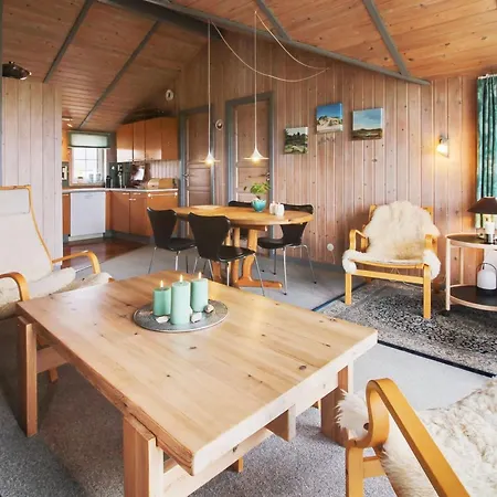 Frithger Holiday home Lakolk